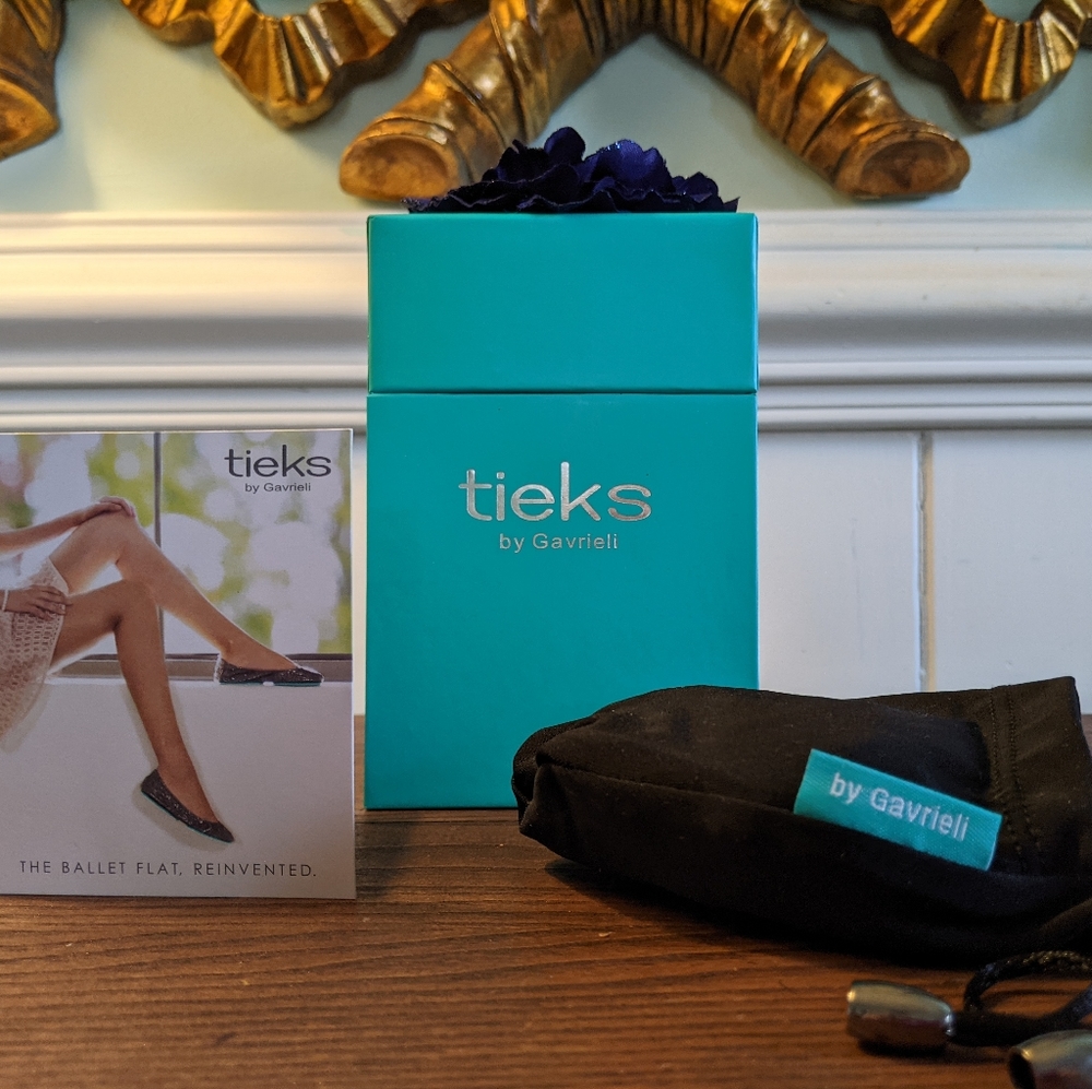 Tieks Box and Duster Bag with Navy Blue Flower